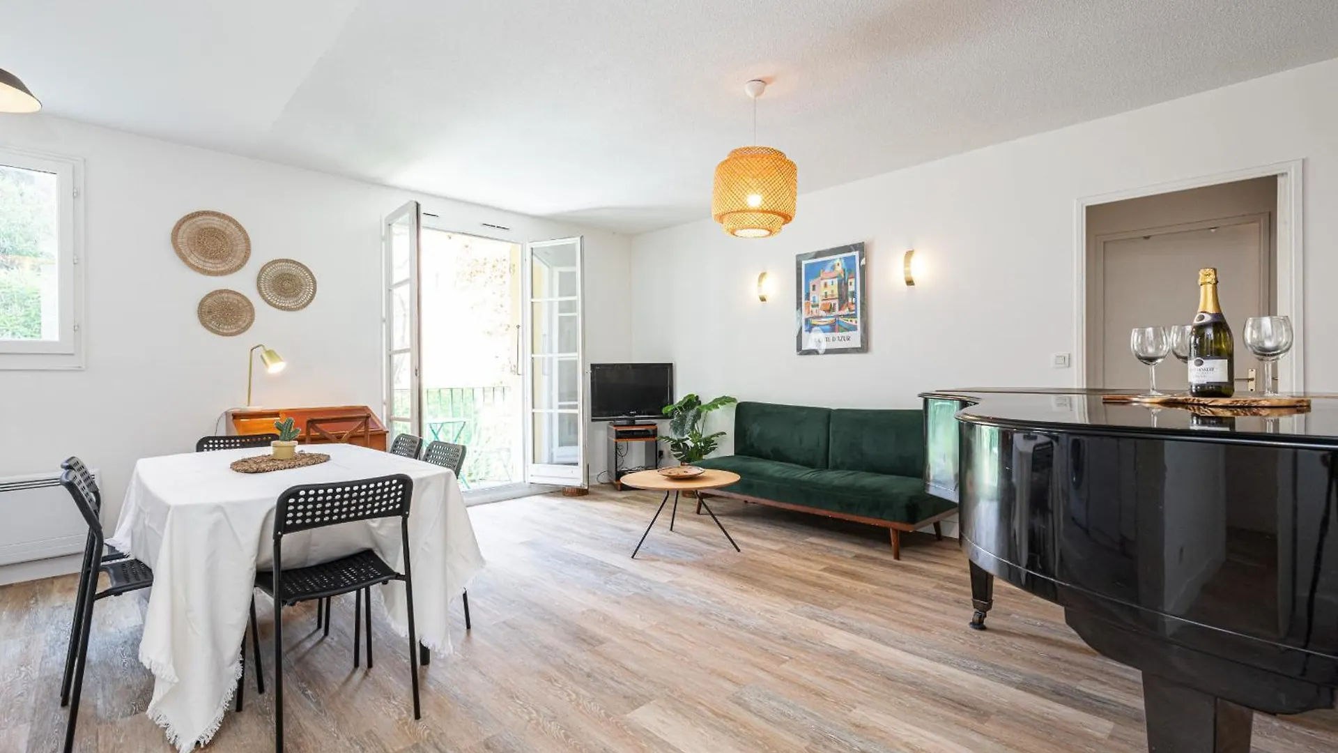 2 Bdrs & Parking In The Old Town ! Apartman Nizza 0*,  Franciaország