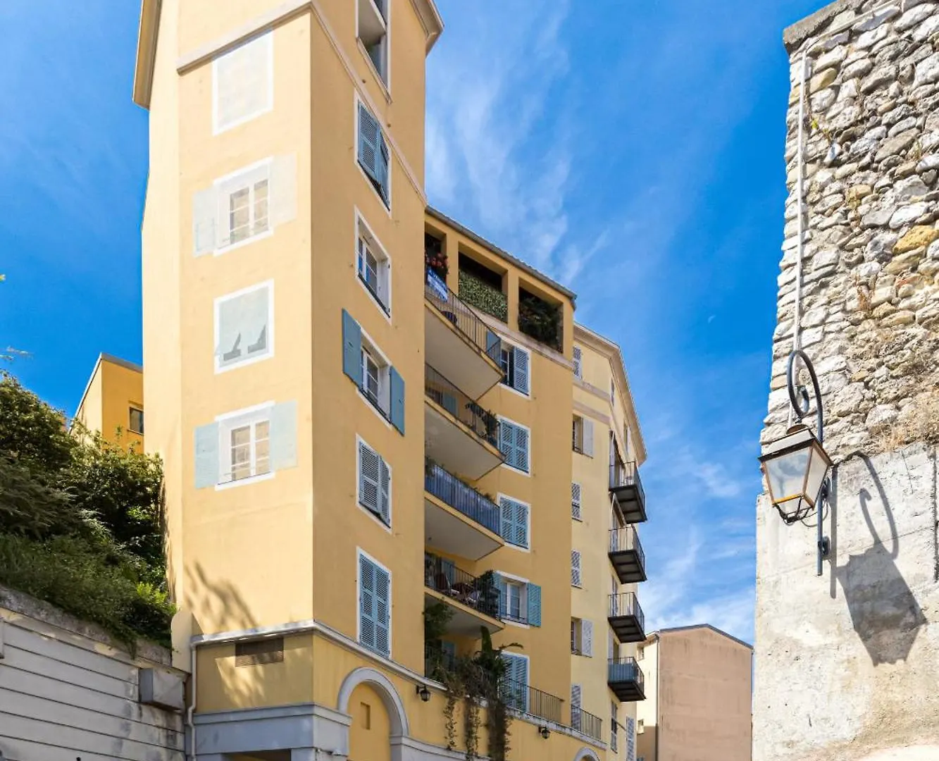 2 Bdrs & Parking In The Old Town ! Apartman Nizza 0*,