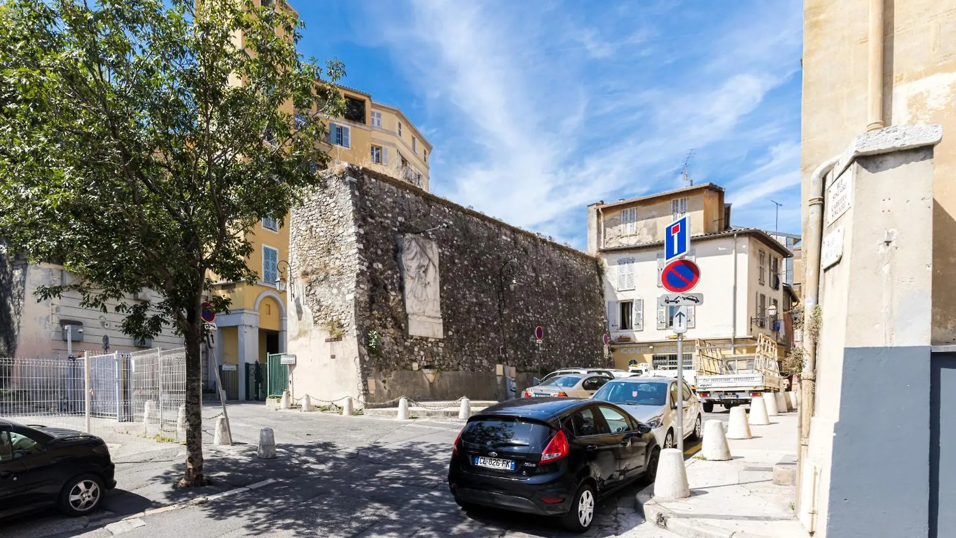 2 Bdrs & Parking In The Old Town ! Apartman Nizza