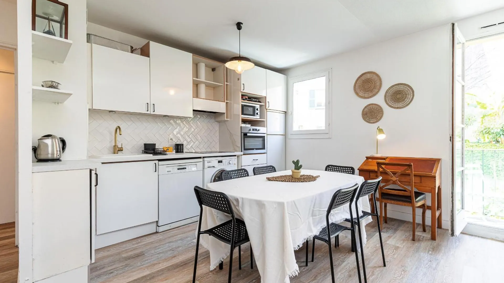 2 Bdrs & Parking In The Old Town ! Apartman Nizza